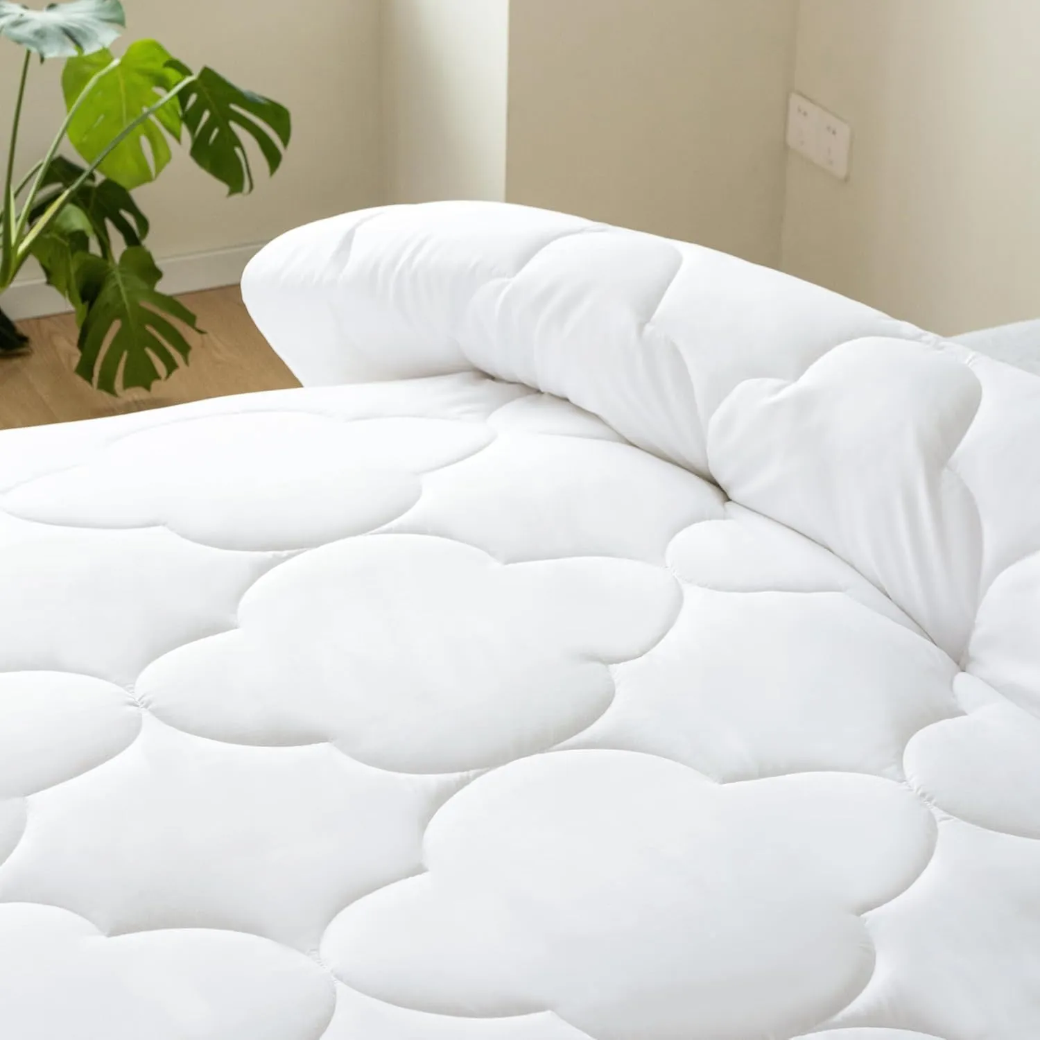 100% Premium Bamboo Microfiber Quilt | Single Size | All Season | Hypoallergenic & Ultra Soft Doona