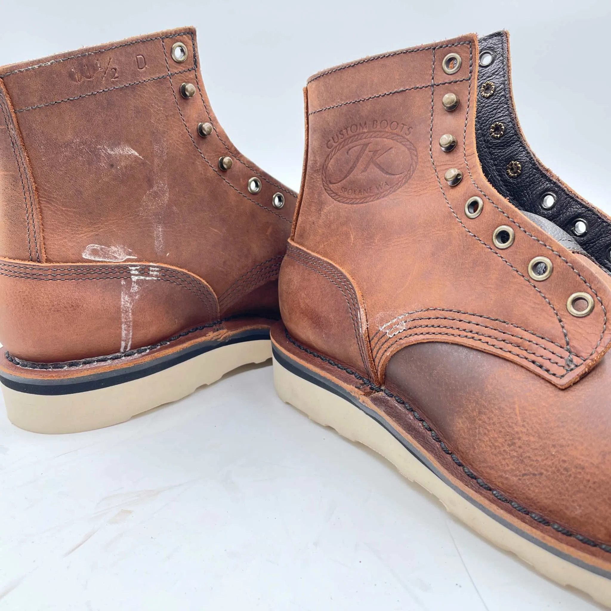 300 (Safety Toe) - 11.5/D