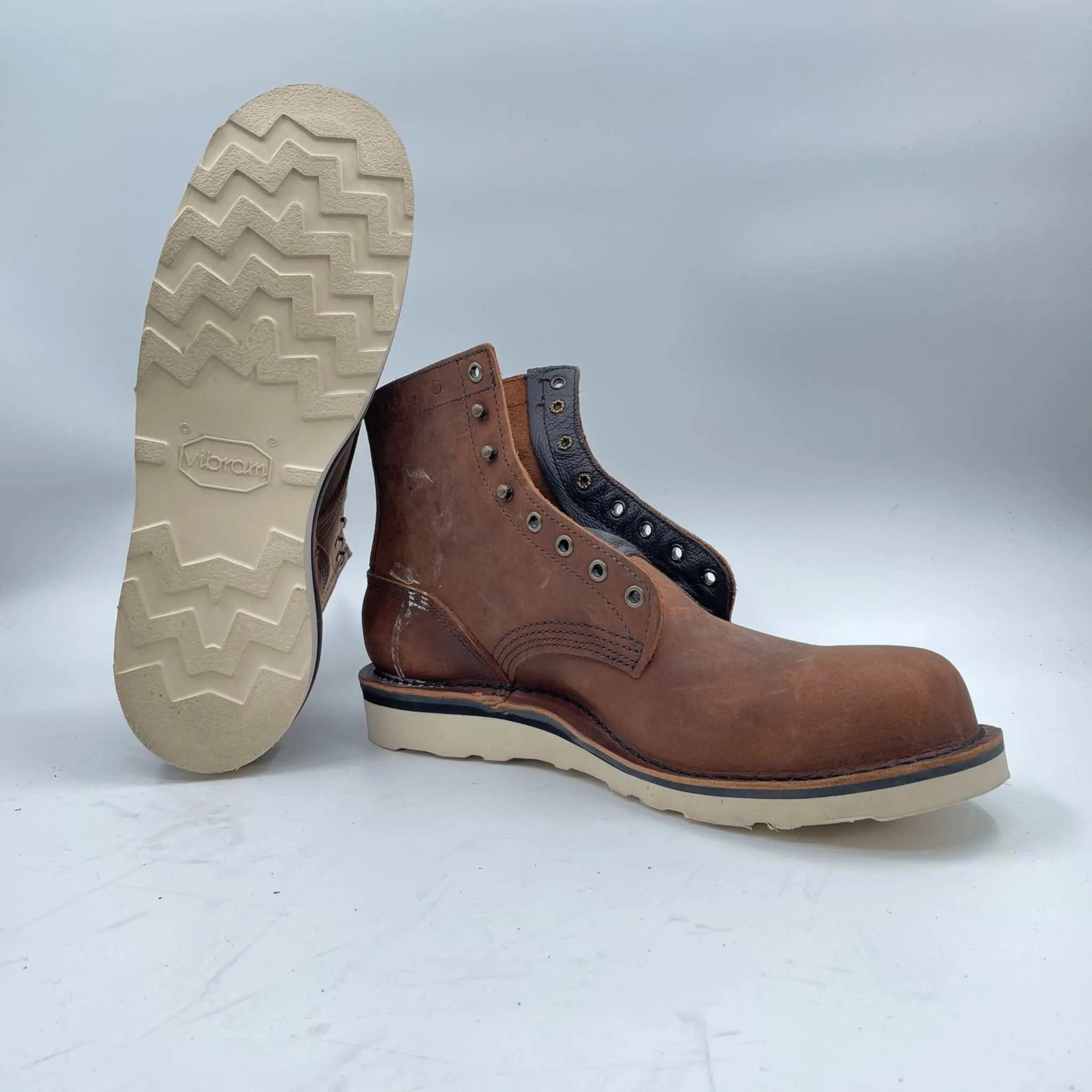 300 (Safety Toe) - 11.5/D