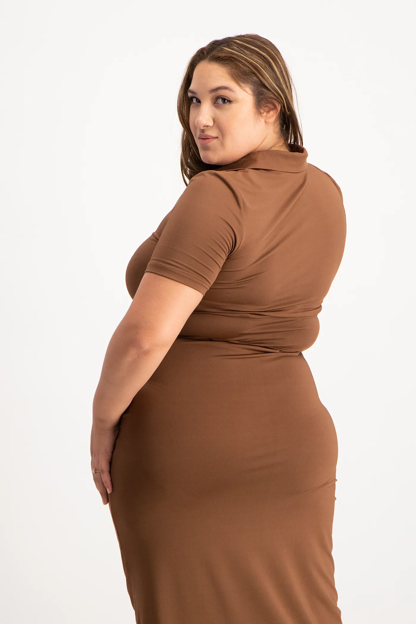 Bella Short Sleeve Ruched Midi Dress - Pinecone