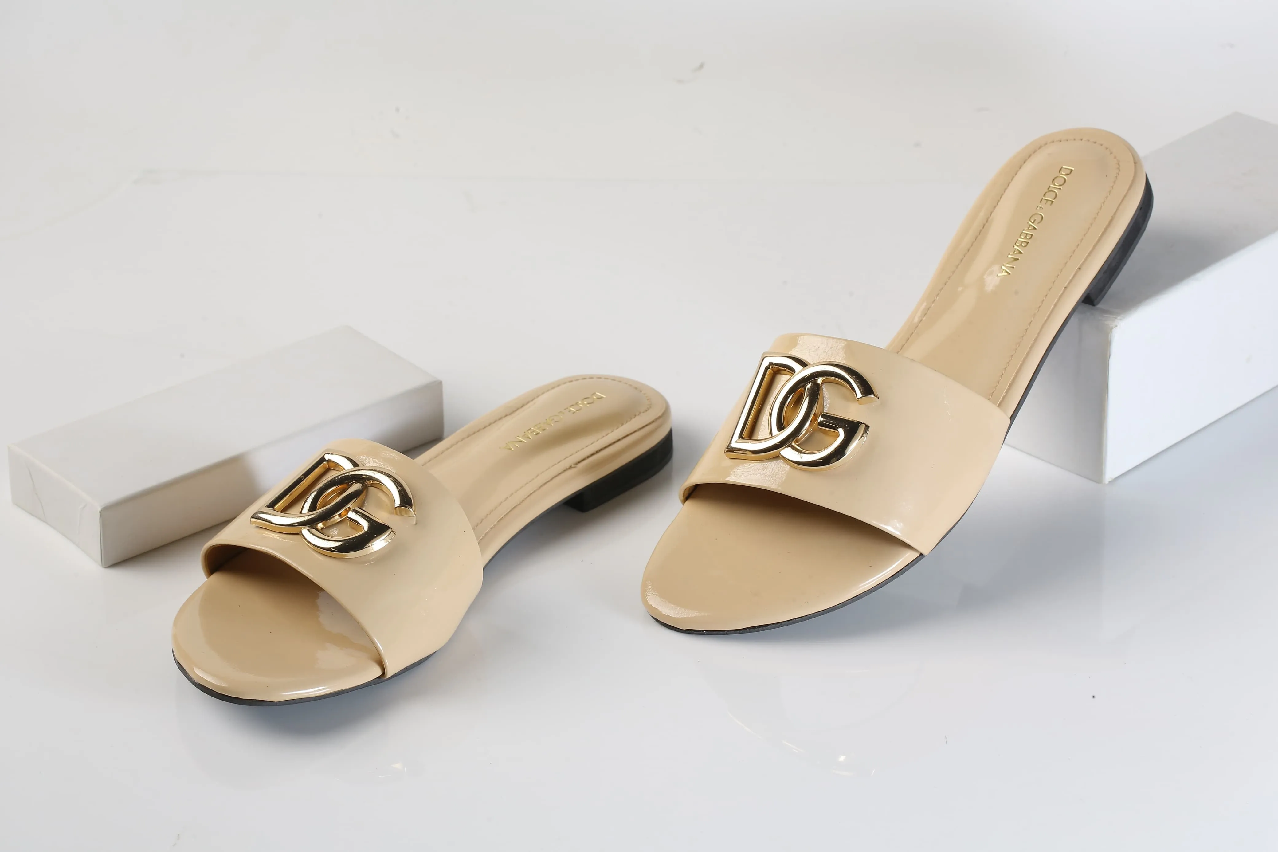 DOLCE & GABBANA SLIDE SANDALS - FAWN