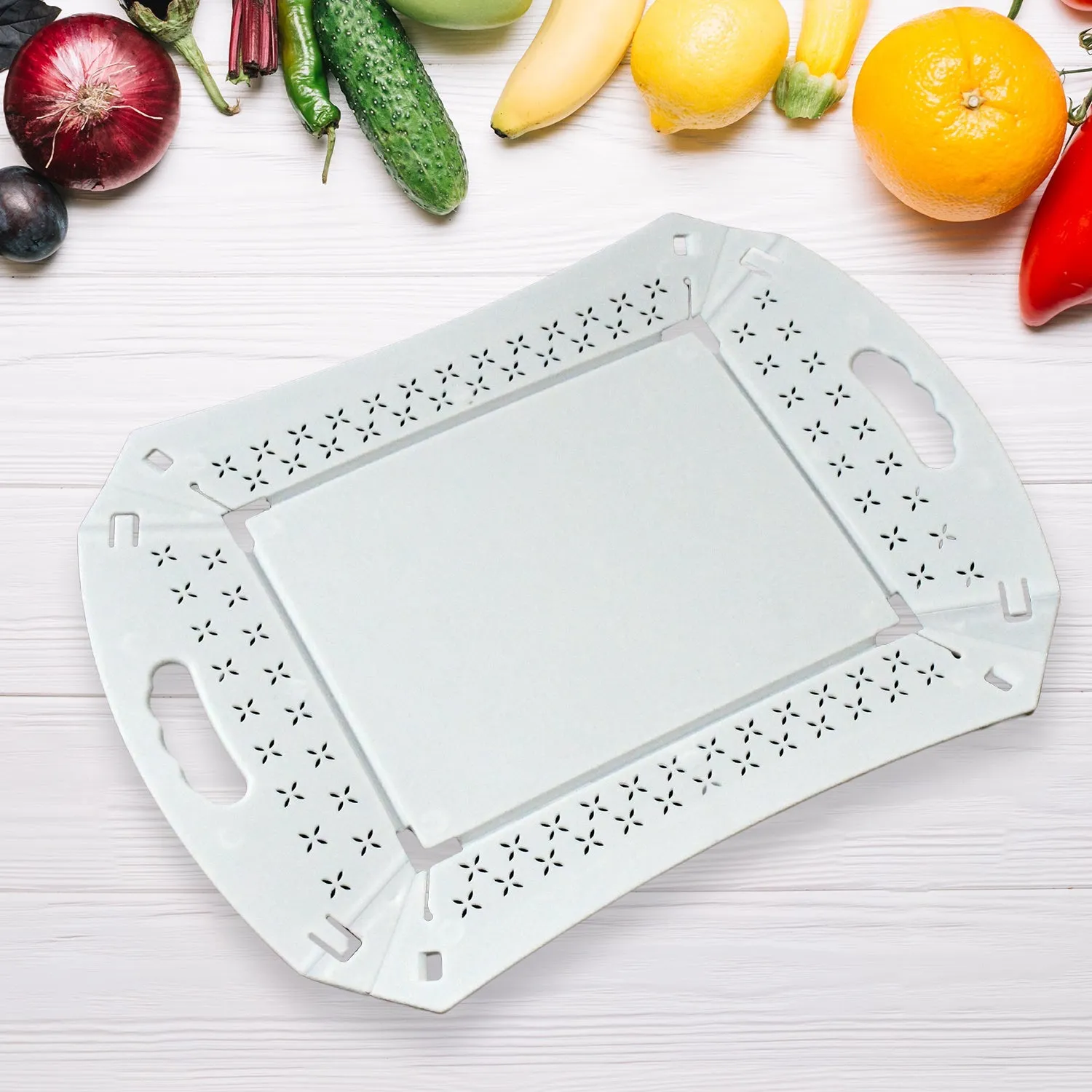 Foldable Serving Tray Plastic Serving TrayWith Handle Serving Tray For Food, Kitchen, Outdoors, Restaurants (1 Pc)
