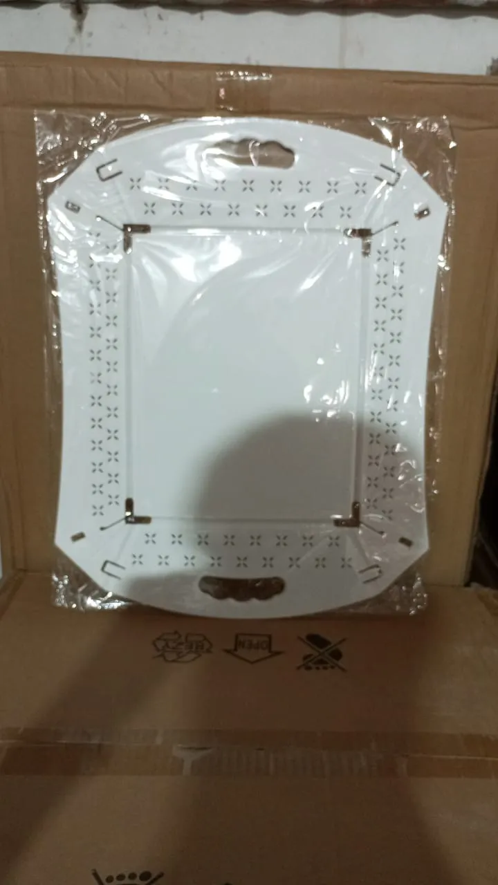 Foldable Serving Tray Plastic Serving TrayWith Handle Serving Tray For Food, Kitchen, Outdoors, Restaurants (1 Pc)