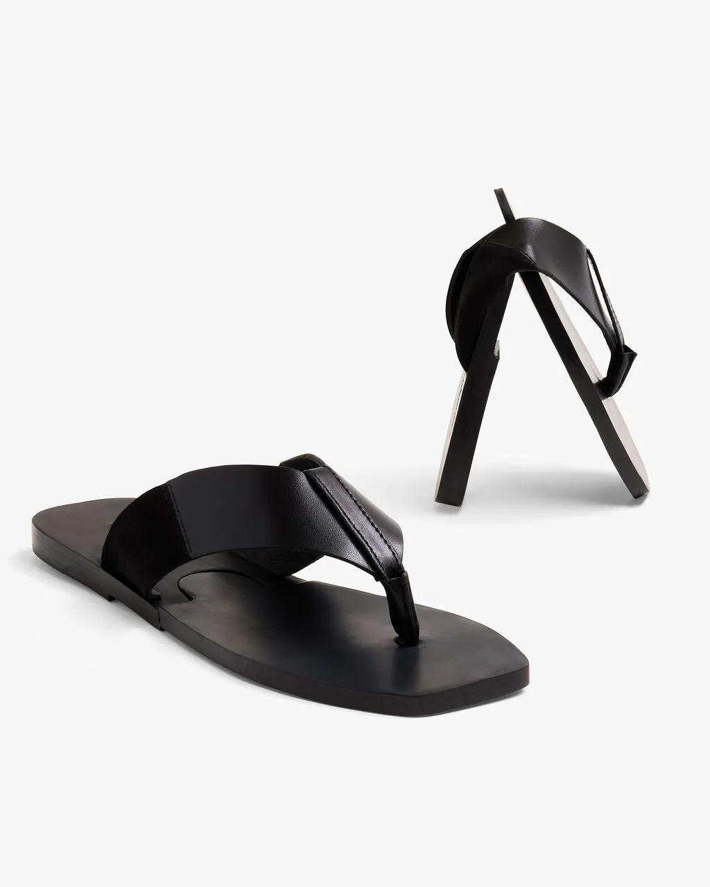 Hannah Thong Black