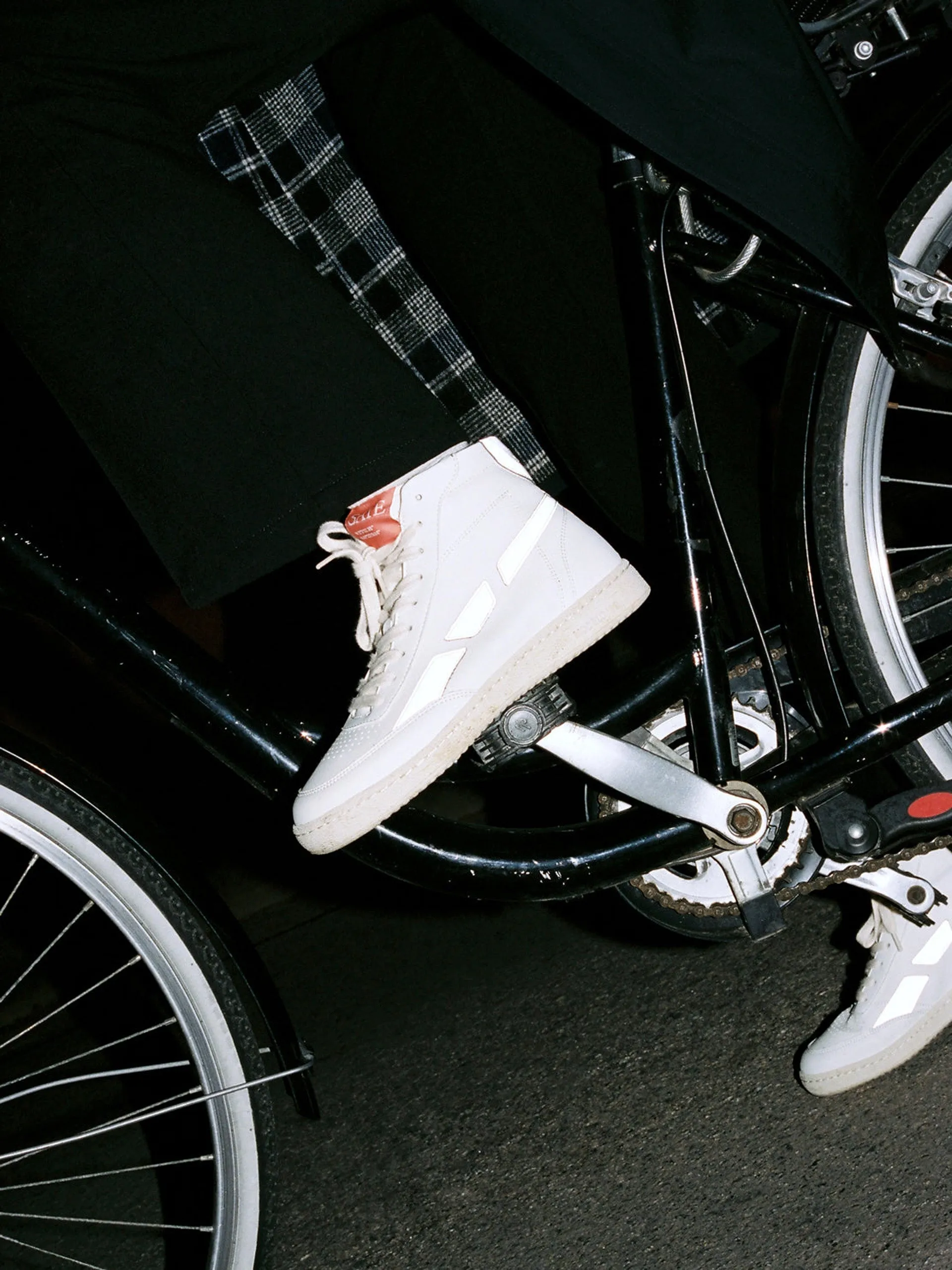 Modelo '89 hi top trainer in biker